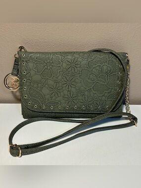 Jessica Simpson Gloria Lace Wallet Crossbody Green Gold Hardware Chain